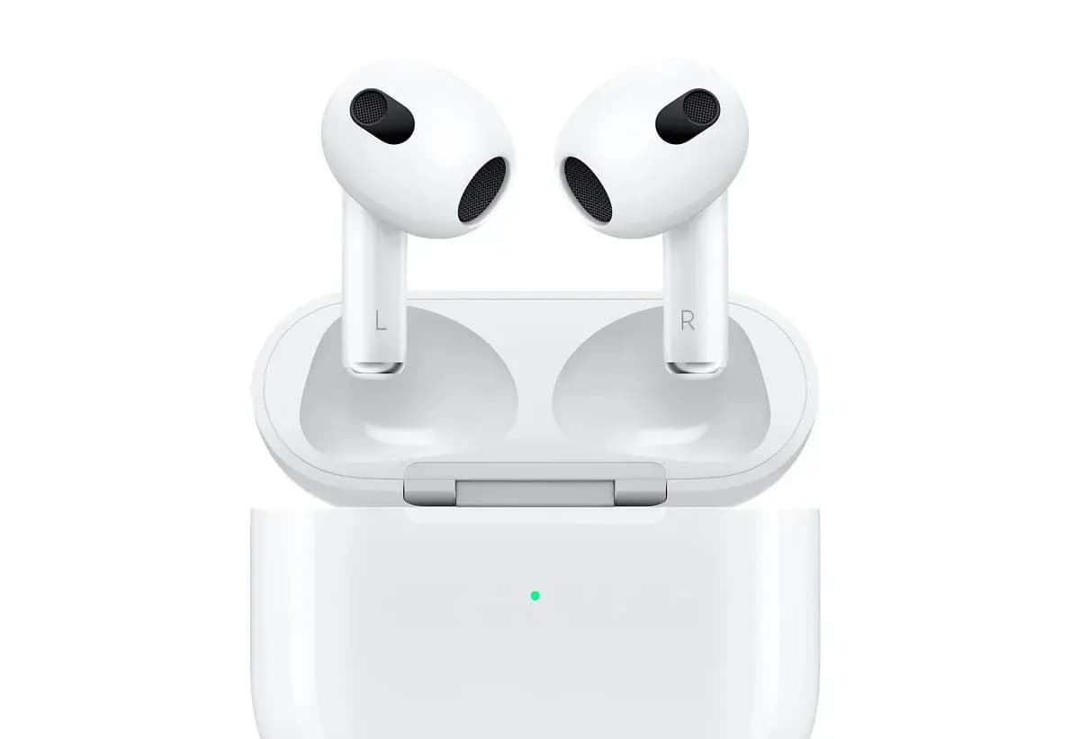 Apple AirPods 3 (MagSafe)-1